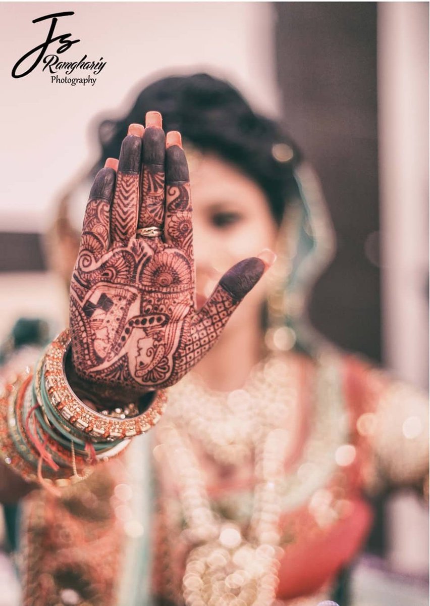 One of the best mehandi design. How you like it?

Best Mehandi Artists: shaadidukaan.com/delhi/beauty-g…

#mehandi #mehandiartist #mehandidesigns #bridalmehandi #weddingmehandi #mehandiphotoshoot #photography #bridalmehandiphotography #shaadidukaan

Shot By Js Ramghariy Photography