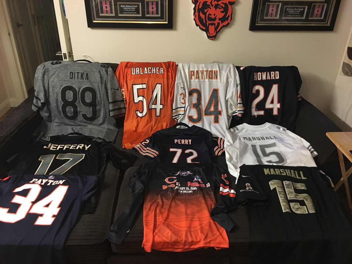 clairedabear85's tweet photo. #VictoryMonday Now what should a girl wear 🤔🤷🏻‍♀️ #DecisionsDecisions And for the record I ALWAYS wear a bears 🐻 jersey or t-shirt the day after the bears play no matter the result Win, Lose or Tie #DaBears FOREVER #ReppingWithPride https://t.co/1aHB5hhsso