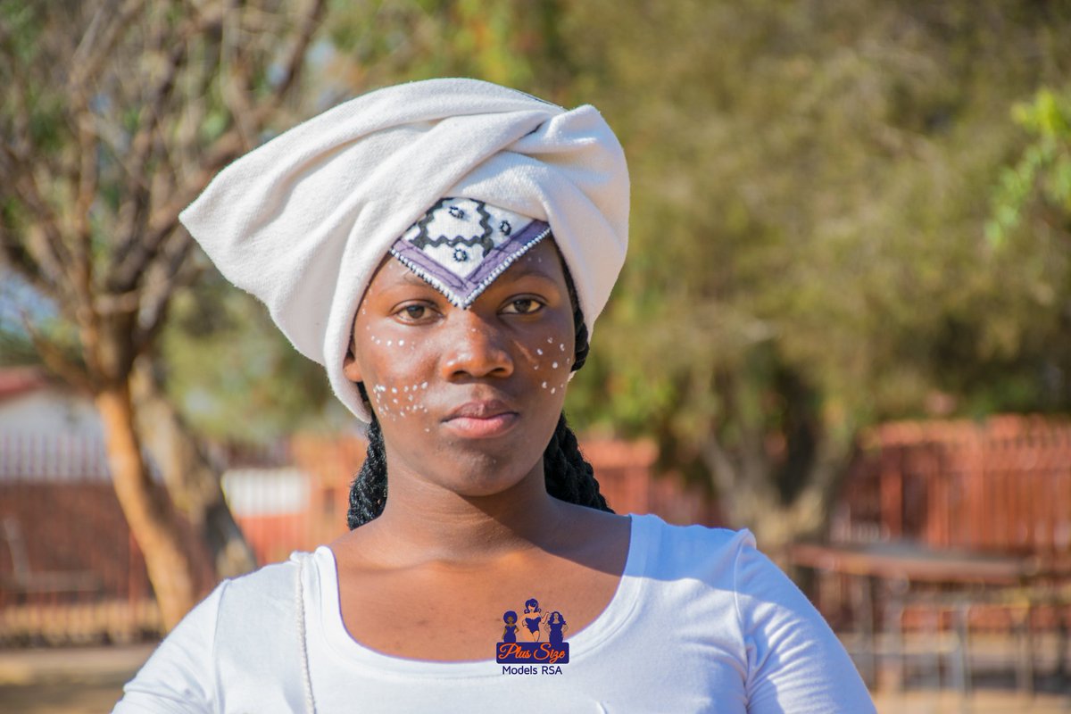 Clemy_Media's tweet photo. Xhosa - My Photographs are playing a big role in terms of documenting culture/beauty/fashion/food/entrepreneurship I have so much love for Media related activities.
#PlusSizeModelsRSA
#YenzaVukaProduction https://t.co/sjHCeOx0U4