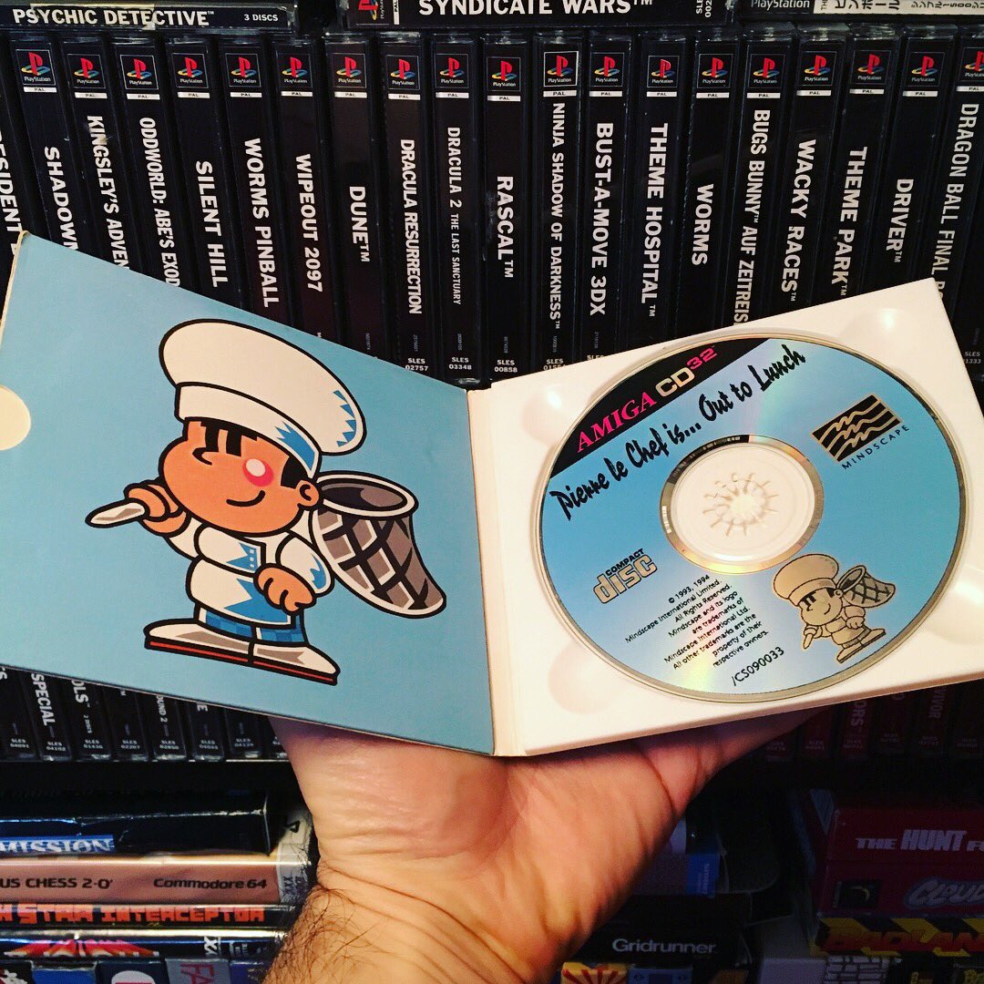 UnboxingHands's tweet photo. Pierre le Chef 👨‍🍳 is... Out to Lunch - Mindscape - Amiga CD32 - 1993/1994 - Platform Game
💪😀👍
#retrogaming #retrogames #retrogamer #gamer #gaming #nintendo #atari #c64 #n64 #nes #ps2 #ps3 #megadrive #psone #amigacd32 #snes #mastersystem #xbox #pierrelechef #platformgame https://t.co/ZExPMy539O