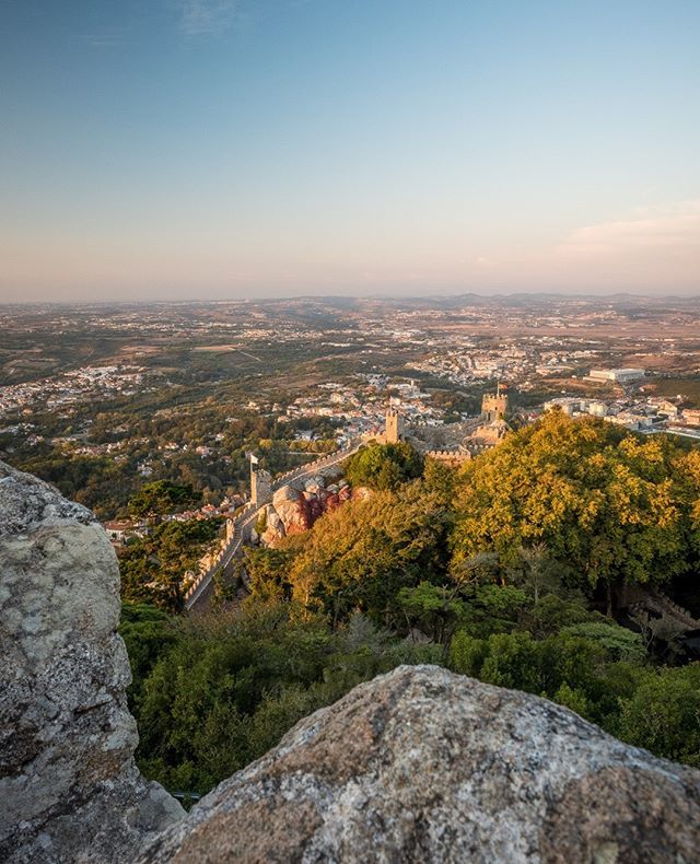 Castelo dos Mouros. A very old castle with an amazing view at sunset.

#portugal #lisboa #sintra #castelodosmouros  #travel #roadtrip #port2017 #travelingram #traveltheworld ift.tt/2zZVnzh