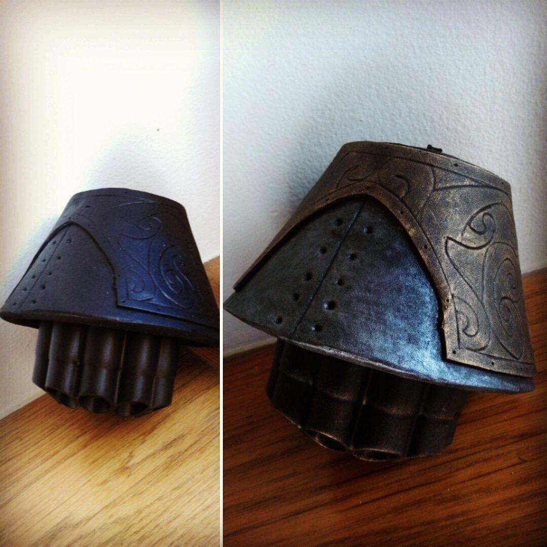 Cosplay_Tinker's tweet photo. Steampunk jet pack réacteurs, cheak 😉 #steampunk #evafoam #workinprogress #proptarts https://t.co/YKHVswi7ey