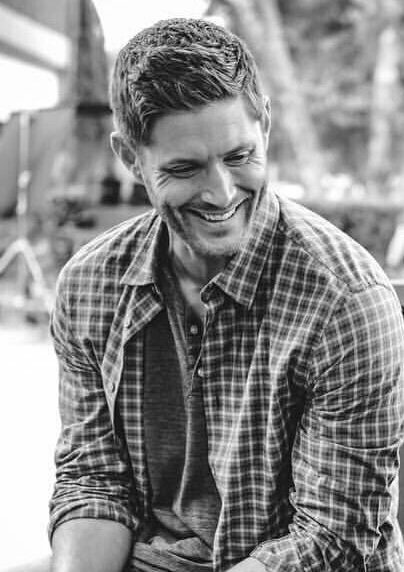 acklesrealm's tweet photo. The world gets brighter when he smiles ✨ https://t.co/mBjA3S9XPX