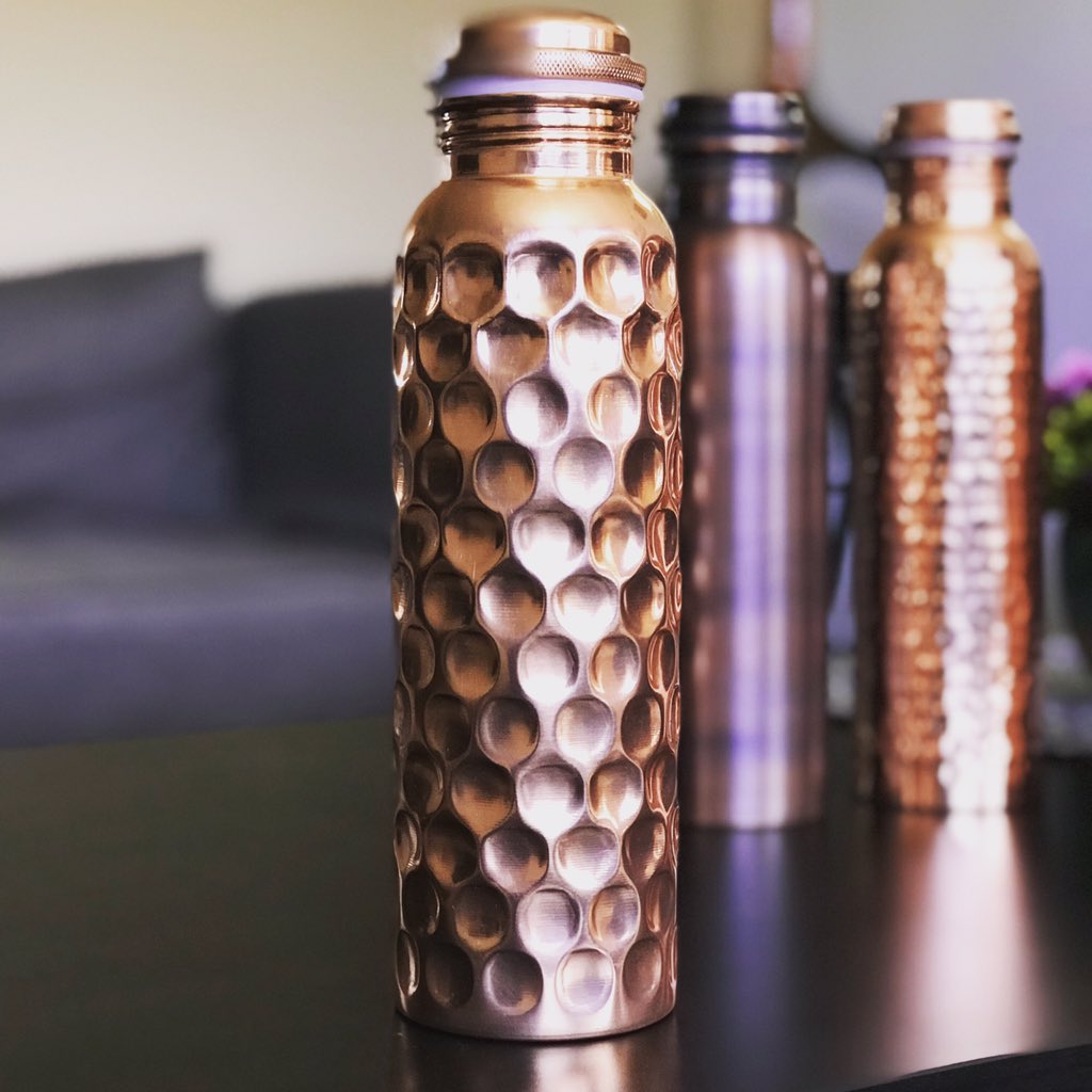 Love this beauty ❤️

SHOP more styles at  cretoni.com/shop

#copper #purecopper #copprebottles #healthy #healthylifestyle #lifestyle #befit #detox #trendy #healthymorning #morningroutine #morning #lemonwater #honecomb #cretoni #honeycomb
