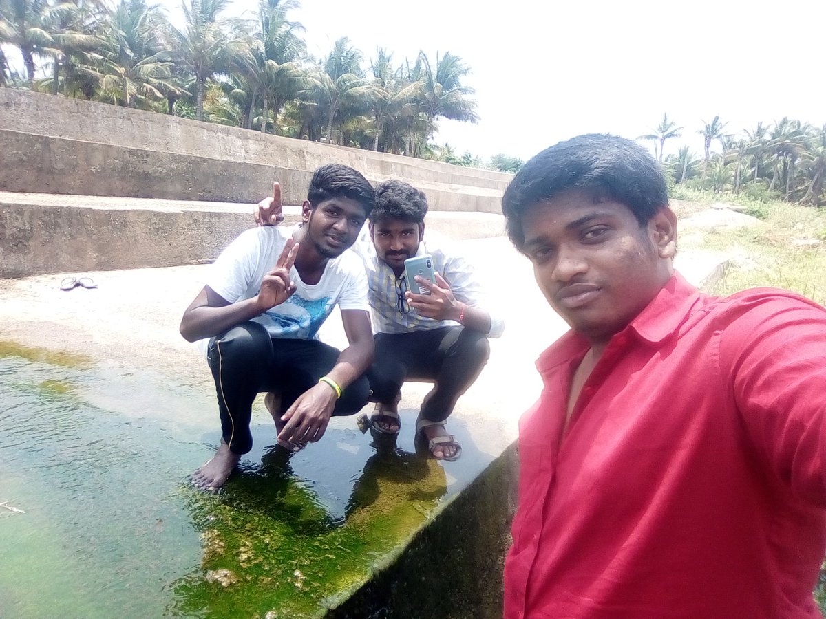 wwwkumarranjit1's tweet image. With my friends