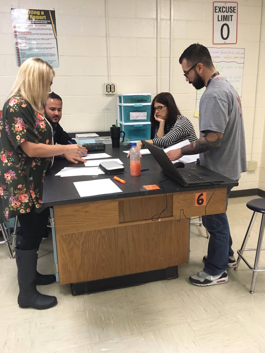 acmehunter's tweet photo. Intense planning and hands on action. Exploring earth science. Next step. Inquiry. #FWISDScience #FWISDcurriculum https://t.co/8m93Z0C3Dg