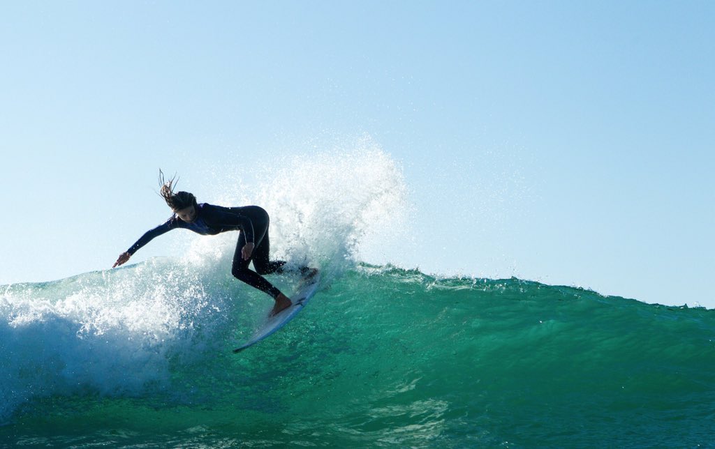 Roxy's tweet image. Down days at the #ROXYpro 🇫🇷 with this cheeky grom, #juliettelacome #MakeWavesMoveMountains