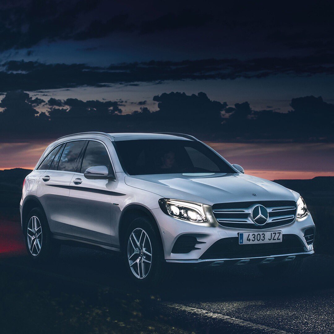 mengerlerist's tweet photo. İyi akşamlar... 😎🔥⭐⚡
#mercedesbenz #glc #350e #4matic #pazartesi #MBsocialcar #suv #mercedes https://t.co/o03j66Espb