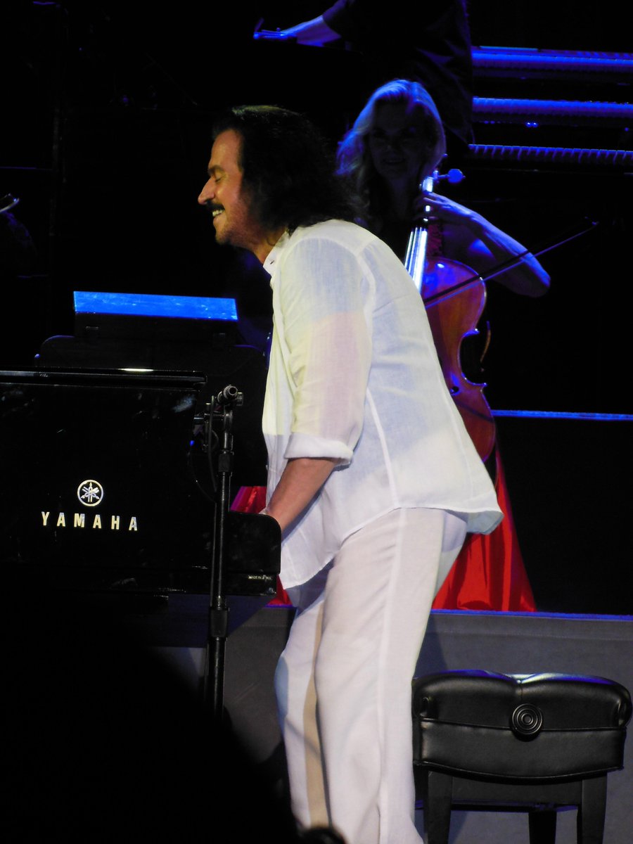 ReginaMBrazil's tweet photo. "Life does not subject us to challenges to break us ... Life challenges in order to strengthen us." #Yanni #Yanni25 #DreamsComeTrue #DreamBig #YanniMusic #YanniConcert #Boston @Yanni https://t.co/9bF4nOqrH8
