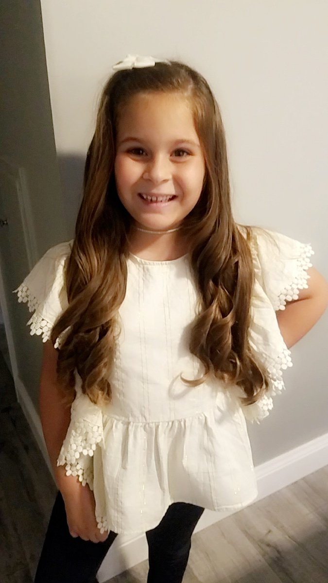 LaylaElzein23's tweet photo. 1st grade picture day! @hannahyoskovich @HillcrestElem https://t.co/pK004VTBtI