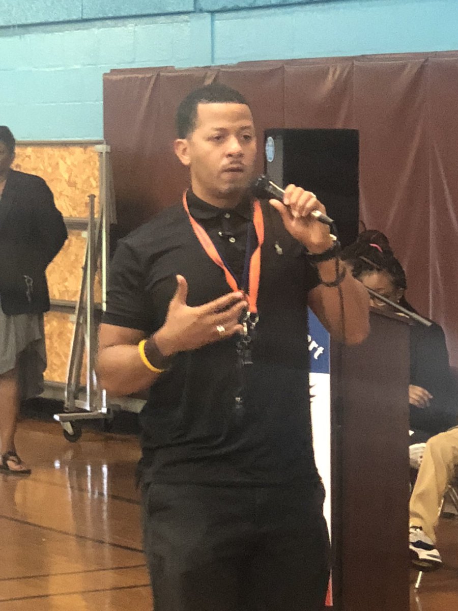 jhilledtech's tweet photo. BSMS celebrates Men Make a Difference Day! Thank you to our guest speaker                 George Rice III  !#pgcpsmenmakeadifference https://t.co/VTWFKnNkLf