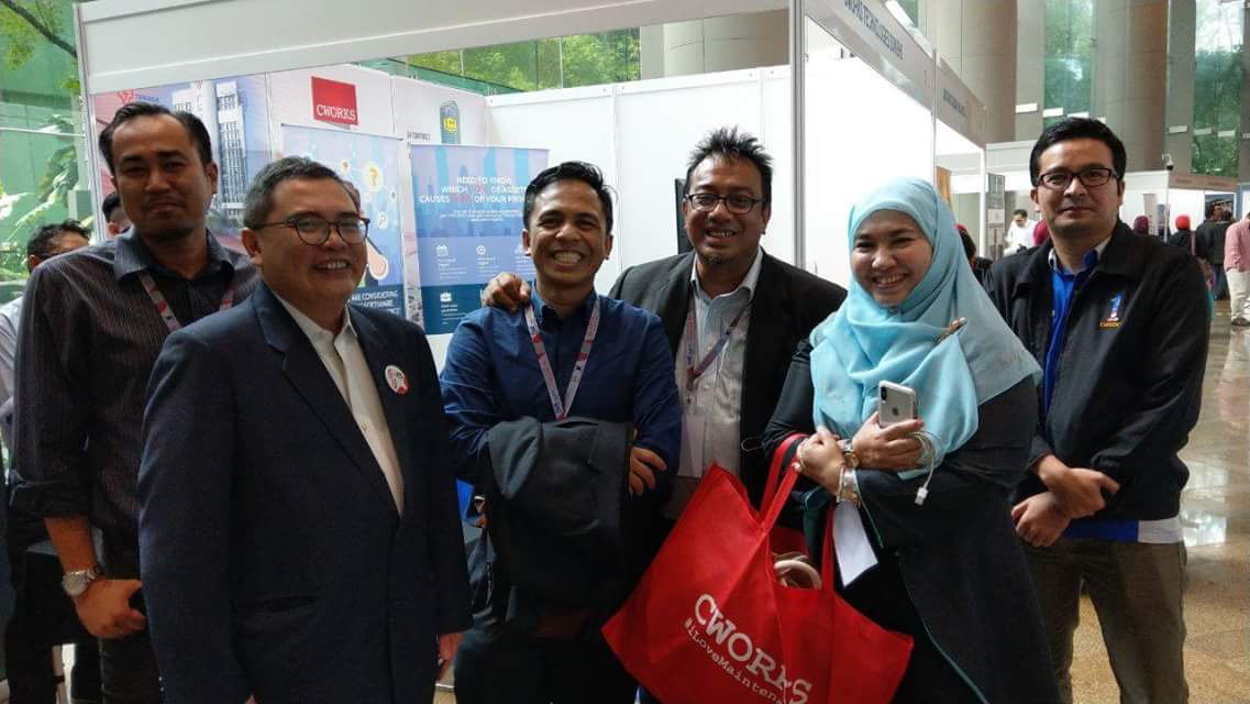 kebal72's tweet photo. We CWorks are at #NAFAM2018
Thank you to the visitors &amp; supporters.
Don't forget to claim your red bag at our booth tomorrow. 

#ILoveMaintenance
#CWorksTerbaik https://t.co/lokV7Mgx4U