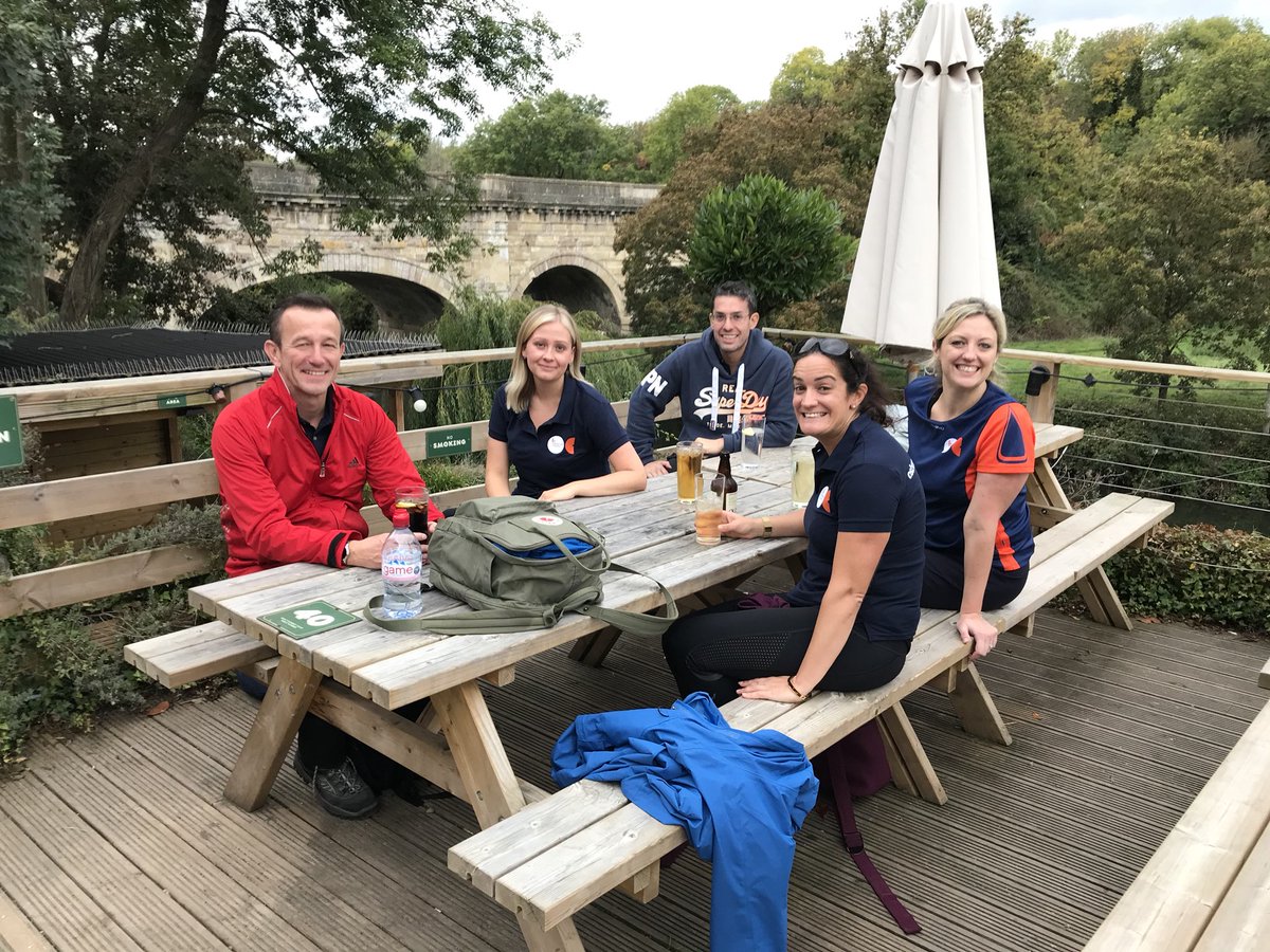 stevenwright_uk's tweet photo. 25 miles in on the Osborne Clarke sponsored walk to London...quick drink to encourage us to the end... @LandAid  @Palmer_Capital @OC_RE https://t.co/YdqAMn2uD2