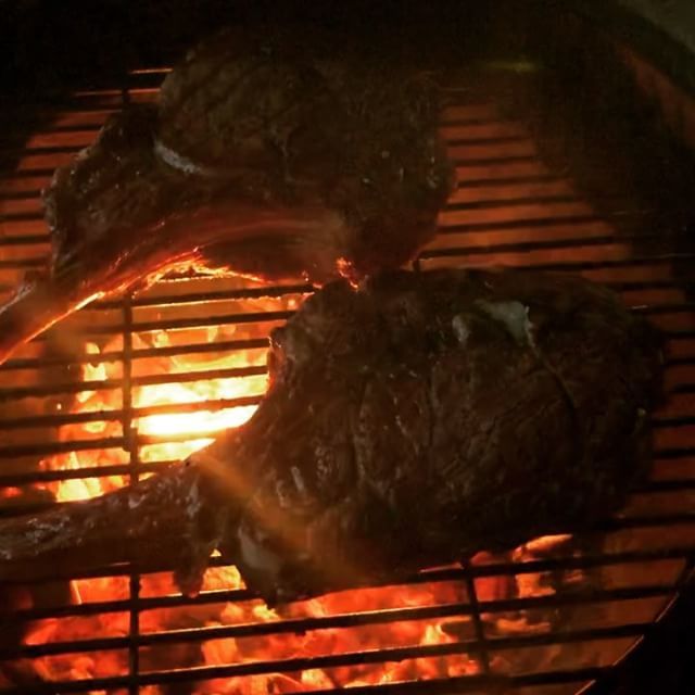 MelissaCookston's tweet photo. Big Steaks, Hot Coals, Can’t lose!
.
.
.
#pitbossnation #pitmaster #grillmaster #beef #steak #ribeye #tomahawk #onthetable #droolclub #tryitordiet #bbqissexy #bbq #bbqlife #barbecue #grill #grilling #grilled #grillporn #meat #meatlover #meatlovers #chefl… https://t.co/iBUYQVtISQ https://t.co/ErIoAbfscU