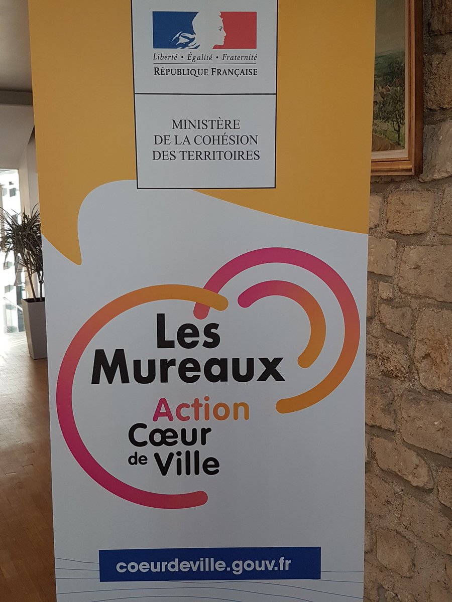Prefet78's tweet photo. [#Territoires] la convention action #CoeurdeVille @Les_Mureaux a été signée par G. Derouin Sous-Préfet, @FrancoisGARAY @Ph_Tautou, M.Scotte pour @Les_Yvelines M.Elia @BanqueDesTerr @ActionLogement, #ICFLaSabliere @ANAH_Officiel, @AnruOfficiel @CCI_78 #CMA78 https://t.co/jlCOtLcYJe