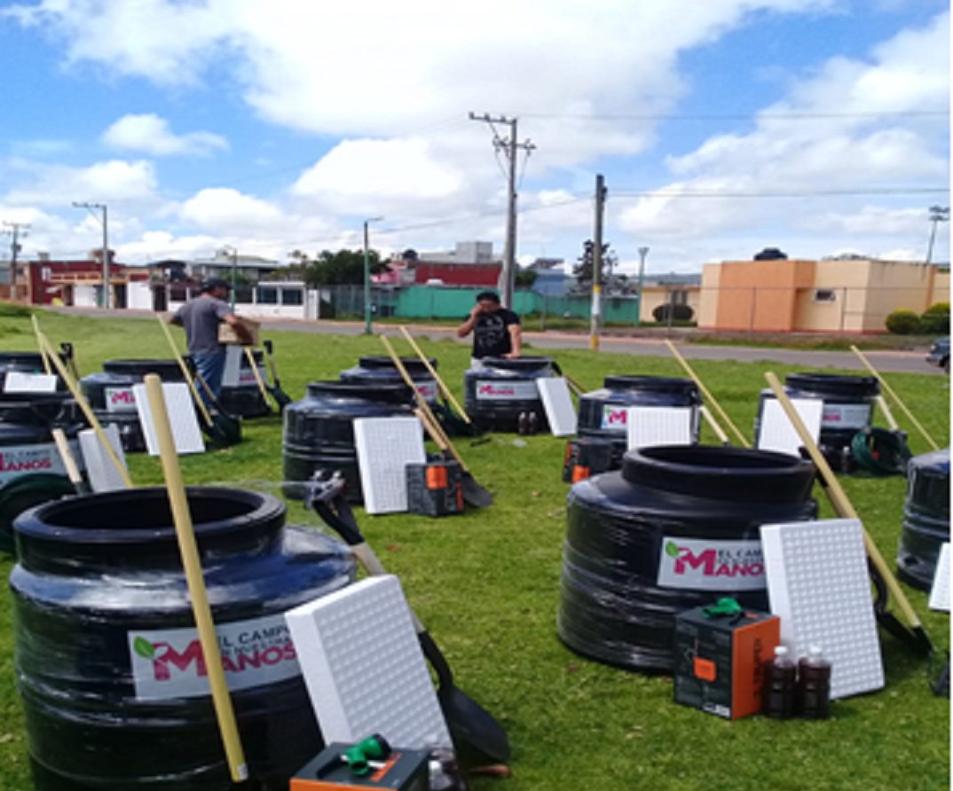 SADERPue's tweet photo. En estos meses entregamos Paquetes de Huertos Familiares del Programa Apoyo a Pequeños Productores del Componente “El Campo En Nuestras Manos” 2018.
#SAGARPAPue @SAGARPA_mx @Fermin_Montes @MujeresCampo https://t.co/8naoWumJRy