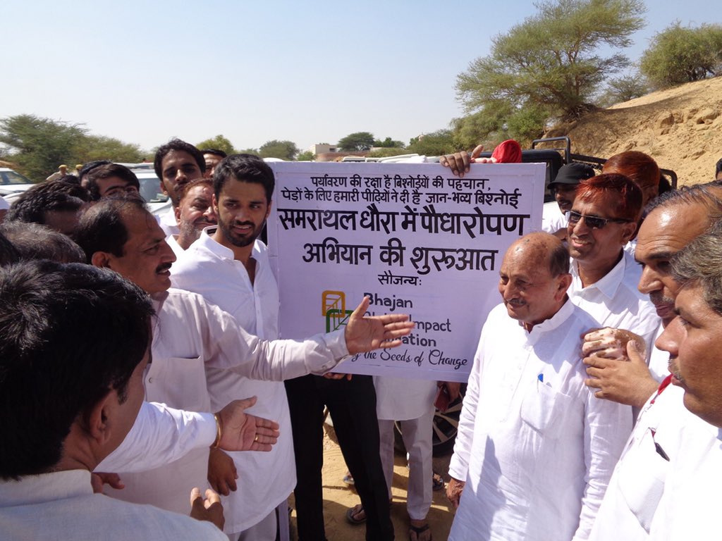bishnoikuldeep's tweet photo. 1. आज मुक़ाम, बीकानेर में मेरे और @bbhavyabishnoi के सबके साथ के कुछ अंश साँझा कर रहा हूँ। https://t.co/mqtt8k2Tn4