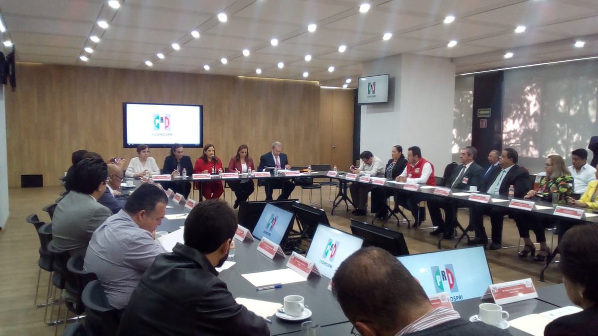 PRI_Nacional's tweet photo. En el #CEN de nuestro partido se llevó a cabo la Segunda Reunión Nacional de Contraloras y Contralores Generales de los Comités Directivos Estatales. En ella, @RuizMassieu destacó que es imperativo consolidar la cultura de la transparencia y de la rendición de cuentas. https://t.co/UIjHlPNnUR