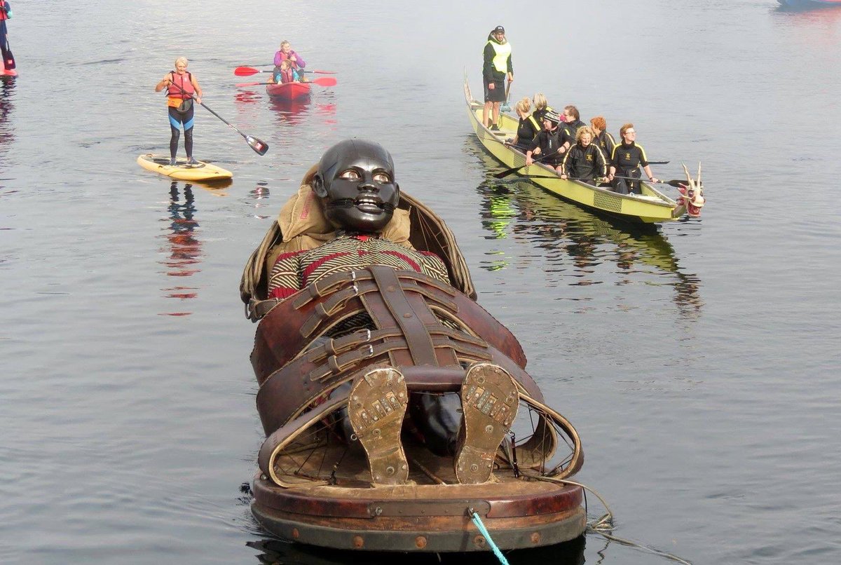 Amathusdbc's tweet photo. Dragons with Giants #giantspectacle @GiantSpectacle on the water. A great day @theAlbertDock following the giants.@LivEchonews Waving goodbye to the giant boy https://t.co/O2hJkNJjdN