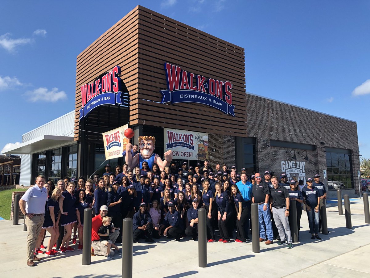 BLWalkOn's tweet photo. The doors are open in Brusly!! Our team @walk_ons is ready! #GameOn https://t.co/nltY8pAFhR