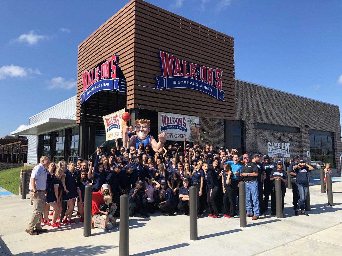BLWalkOn's tweet photo. The doors are open in Brusly!! Our team @walk_ons is ready! #GameOn https://t.co/nltY8pAFhR