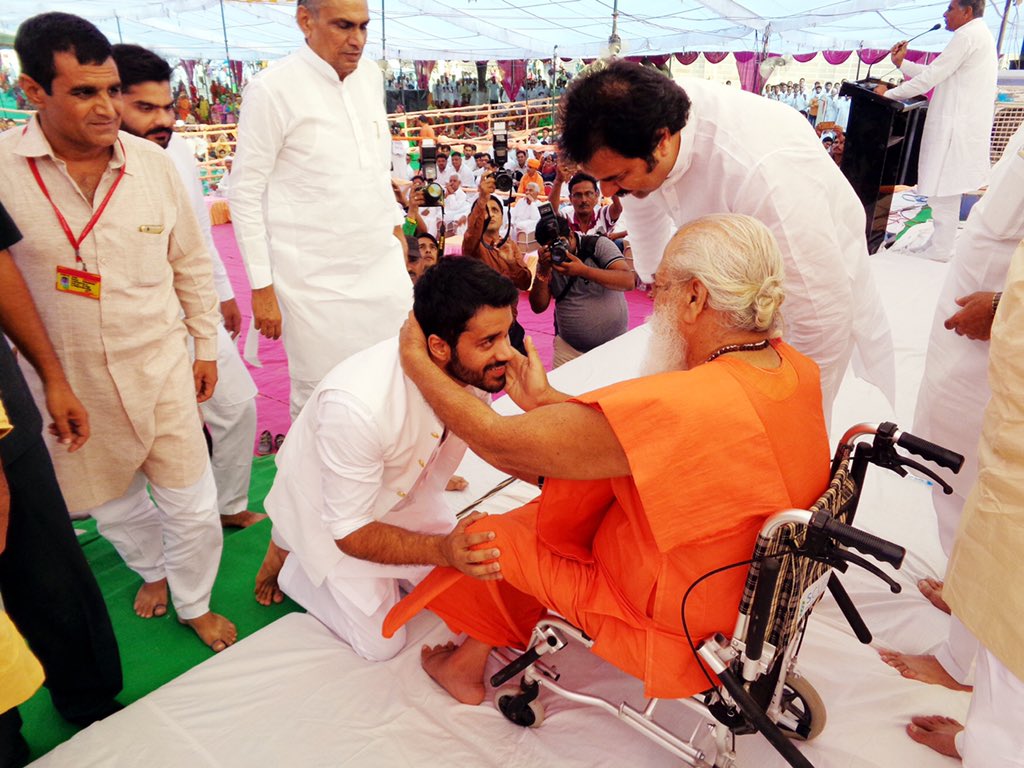 bishnoikuldeep's tweet photo. 3. आज मुक़ाम, बीकानेर में मेरे और @bbhavyabishnoi के सबके साथ के कुछ अंश साँझा कर रहा हूँ। https://t.co/RGRIc03KS2