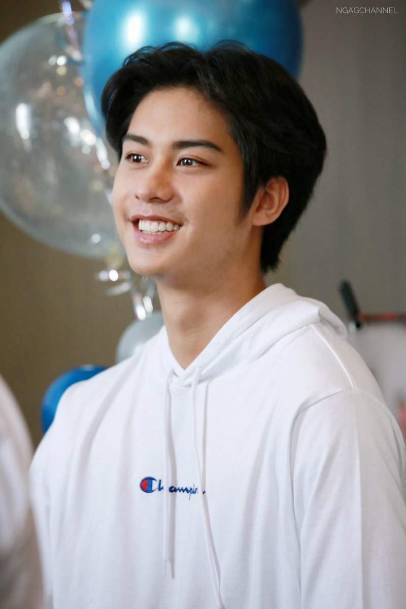 ngagchannel's tweet photo. ยิ้มเยอะๆ 😁 #augustzu #ทีมเงินออกัส #NgAgFriendForever https://t.co/S5ObxSuqVt