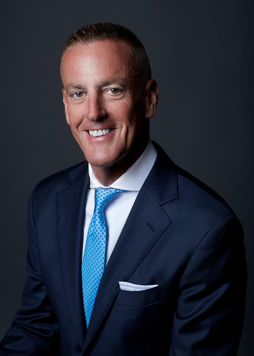 Aramark's tweet photo. Our CEO Eric Foss has been named to the National Board of Directors of @backonmyfeet, a non-profit organization that combats homelessness through the power of running.  https://t.co/gFwrkJK8Pe https://t.co/OrXzOgLi2O