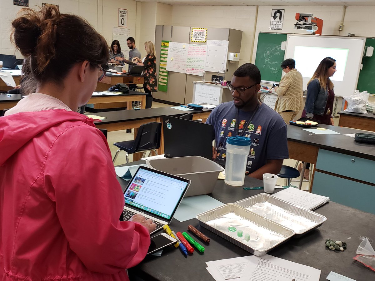 PAULANEVIL2's tweet photo. Science Leaders Resesrh &amp;
Create @FWISDCurriculum @FortWorth_ISD #LearningModel
#ScienceTeachersRock https://t.co/6R2xtA8Qlh