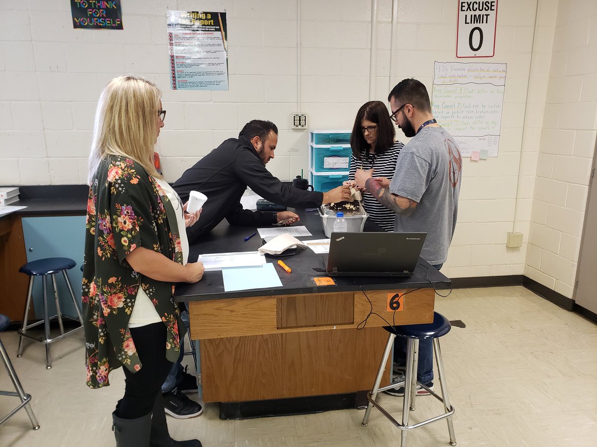 PAULANEVIL2's tweet photo. Science Leaders Resesrh &amp;
Create @FWISDCurriculum @FortWorth_ISD #LearningModel
#ScienceTeachersRock https://t.co/6R2xtA8Qlh