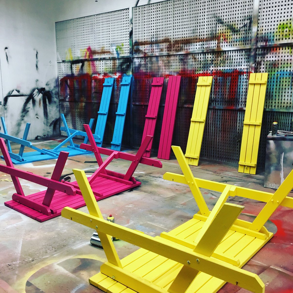 Event_Prop_Hire's tweet photo. πA pop of colour in our prep spray booths.π #picnicbenches #boldbrights #MondayMood #eventprofs #eventprofsUK #prep #inhouseproduction #quality #care #finish #fullofcolour #monday #furniturehire #prophire #eventprophire https://t.co/a740UlDJ6B