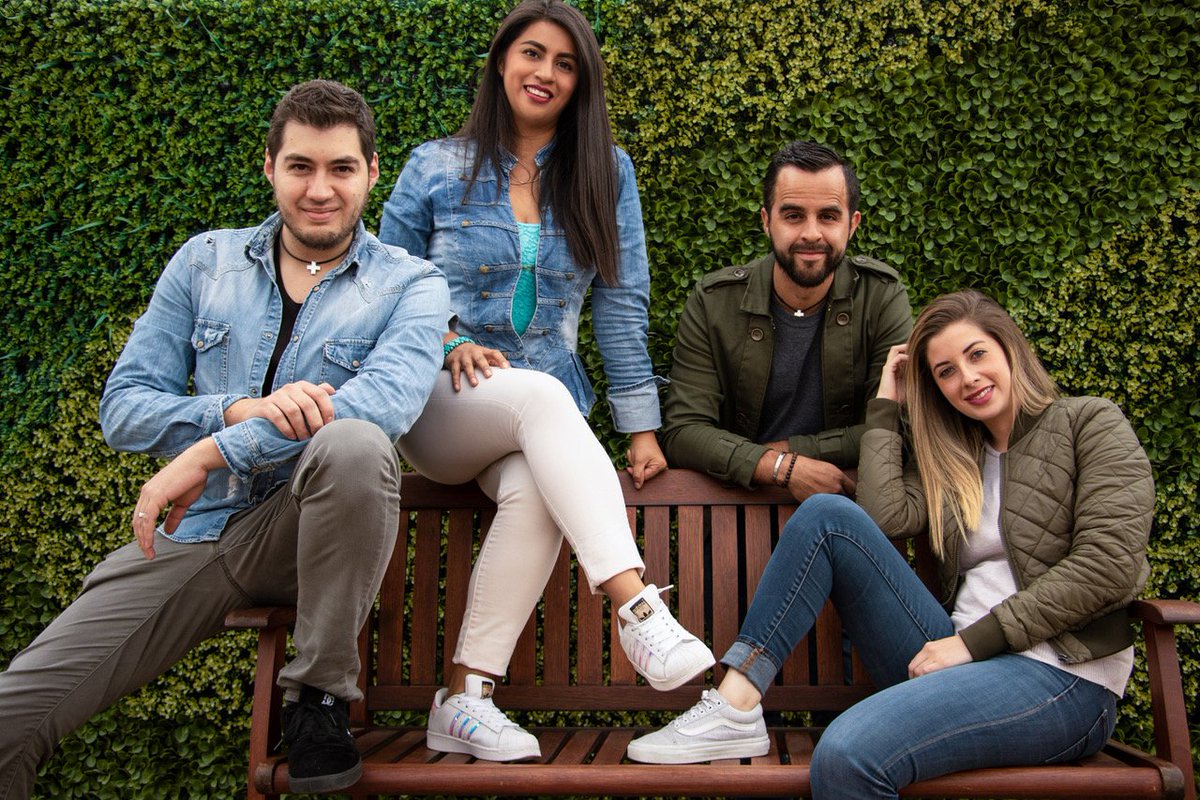 ArcherTroy's tweet photo. Memo, Pao, Richie y Dany, son los encargados de crear el enlace perfecto entre nuestras ideas y nuestros aliados. ๐น #AccountTeam #TeamMemo #BornToThink #BornToCreate #BornToAd #BornArcher https://t.co/tJLpOcQKTL