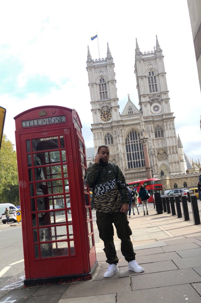 IMKING_T's tweet photo. LONDON LOOK🇬🇧💂🏼‍♂️ https://t.co/Q5qsnKOGtv