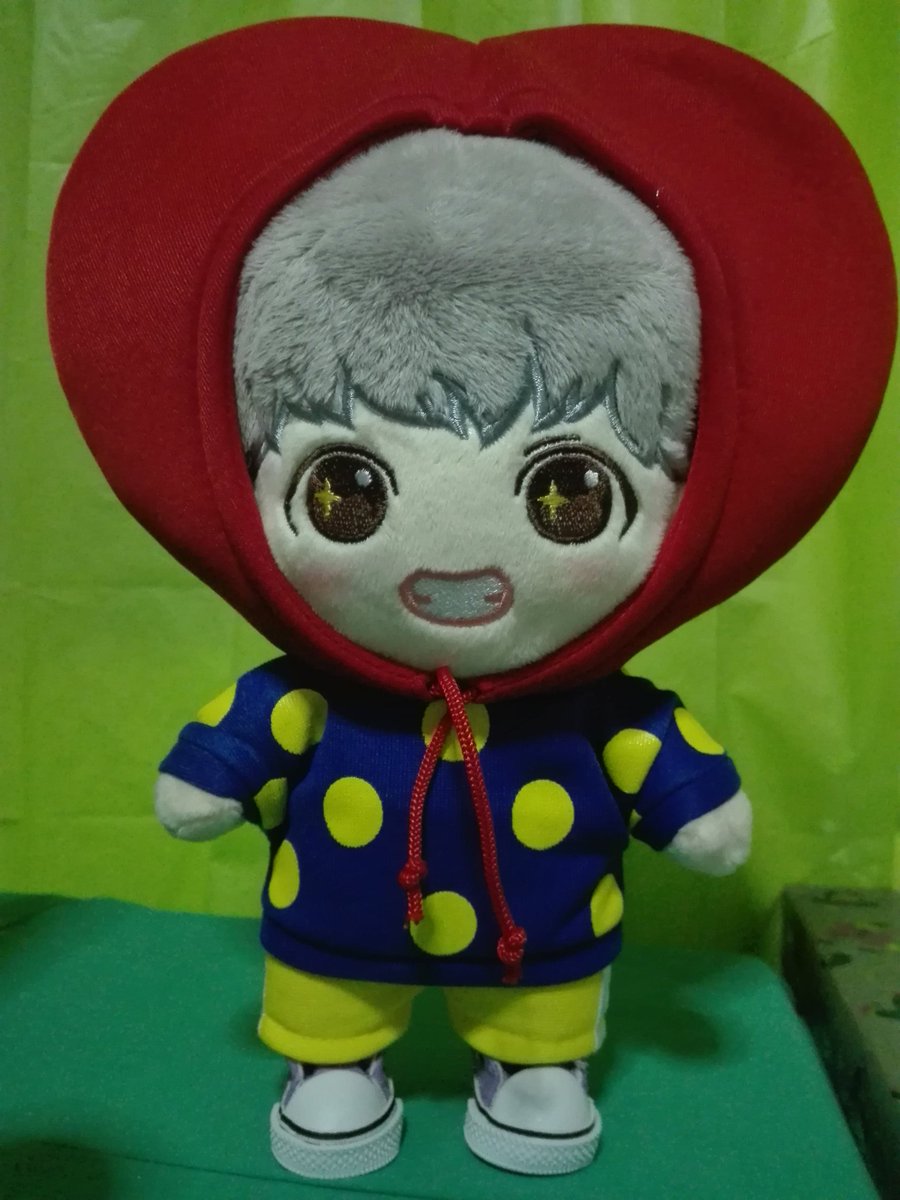 16sb18vk98's tweet photo. @ChubbyTae_ is happy Tae 😍😍 I love his #tata outfit, I am sure he does too! Thank you @UnniesPH I am truly thankful for your hard work as GOM. #iPurpleYou #btsDolls #kimTaehyungDoll #taehyung #bts #BTSARMY #phArmy #armyPh #taehyungIsmyBias https://t.co/oV67eKTIz5