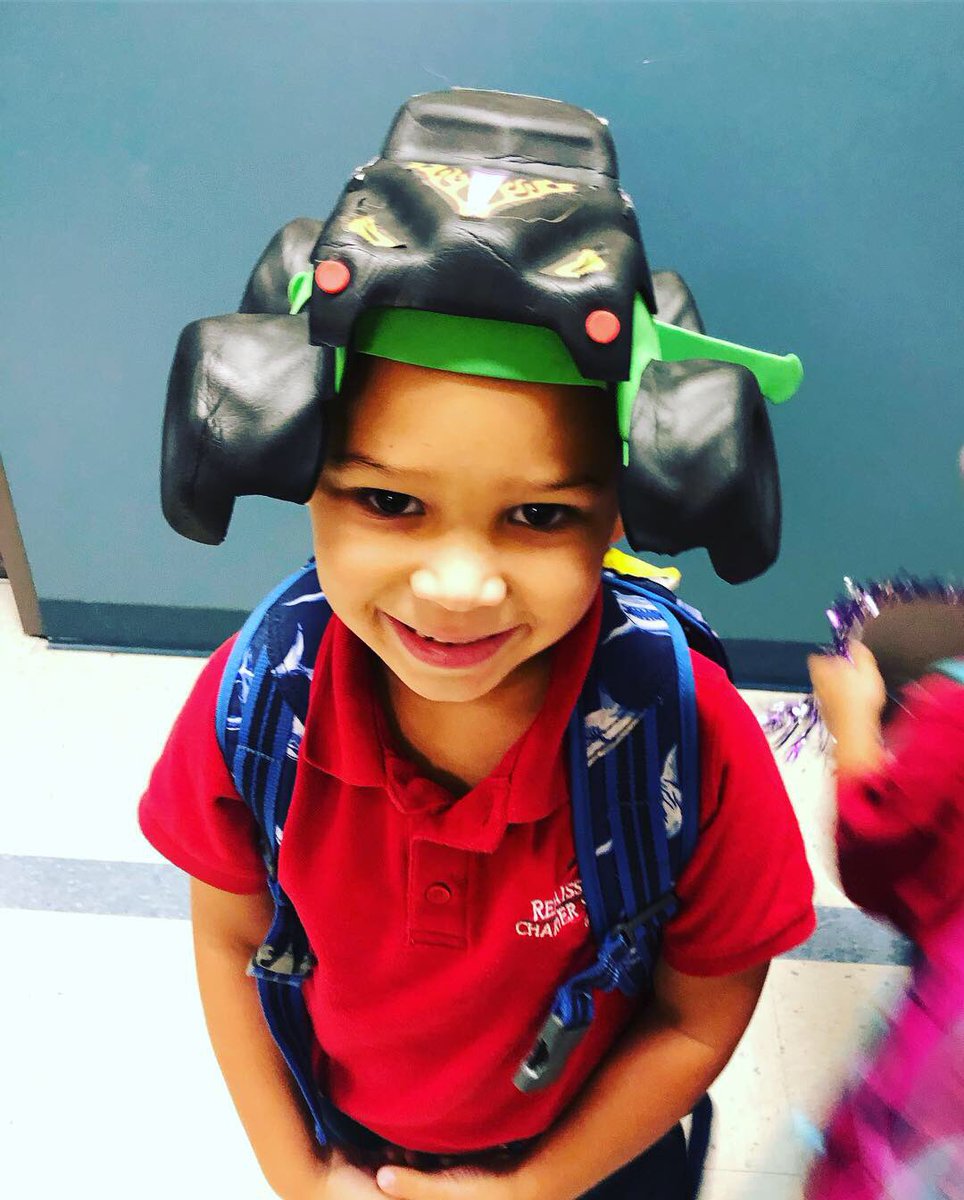 RenTradition's tweet photo. Crazy Hat Day is in fact VERY crazy! We love the creativity of our students &amp; staff! 🎩👑👒🧢⛑ #RSCT #TRAD #crazyhatday #spiritweek https://t.co/JUbBpO2Iqa