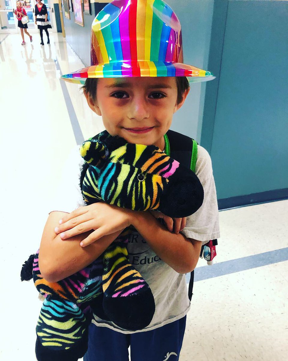RenTradition's tweet photo. Crazy Hat Day is in fact VERY crazy! We love the creativity of our students &amp; staff! 🎩👑👒🧢⛑ #RSCT #TRAD #crazyhatday #spiritweek https://t.co/JUbBpO2Iqa