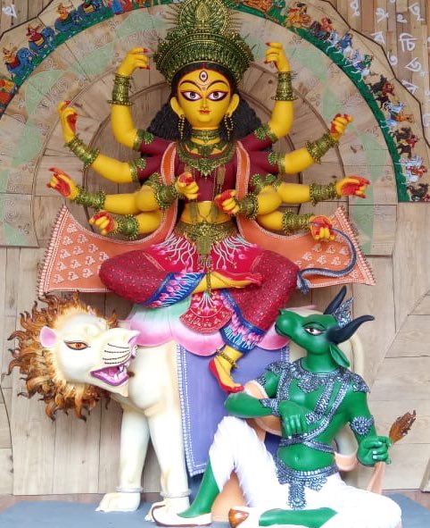 sundeepbhutoria's tweet photo. Unveiling the idol for @chaltabagan Durga Puja. Spreading my love for #Gurudev #Tagore & #Literature to the pandal this year. @FoundationPK #DurgaPuja2018 https://t.co/pmg05ieKt0