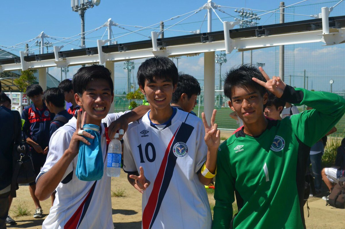 2ayatomo's tweet photo. 10年間のサッカー人生終わりました。
心から33期山田高校サッカー部でよかったと思えました。
キャプテンも10番も背負わせてもらってなかなかできない経験ありがとうございました。
選手権は最後ぼこぼこやったけどいい経験でした！
今までありがとうございました！
楽しかったです！ https://t.co/izM1pkKvns