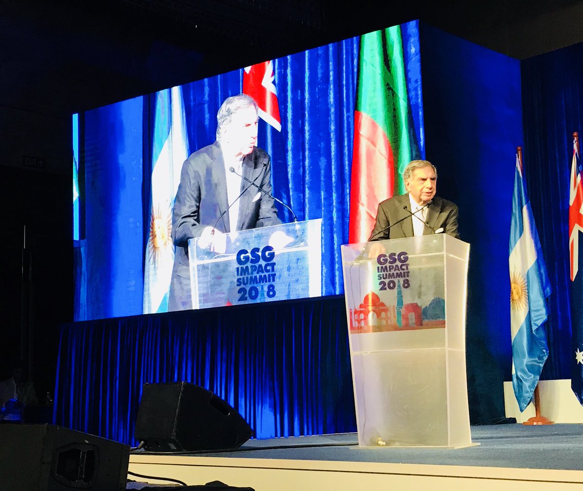 SIAita_'s tweet photo. Una giornata entusiasmante al summit di #NuovaDelhi per #PowerofImpact. Appena arrivato @algore, al fianco di @RNTata2000 @TataCompanies. Abbiamo ripreso questo importante momento del summit in diretta, per provare a condividere al massimo queste ore con l'#Italia 🇮🇹🇮🇳 #impinv https://t.co/K0TUpuCMjZ