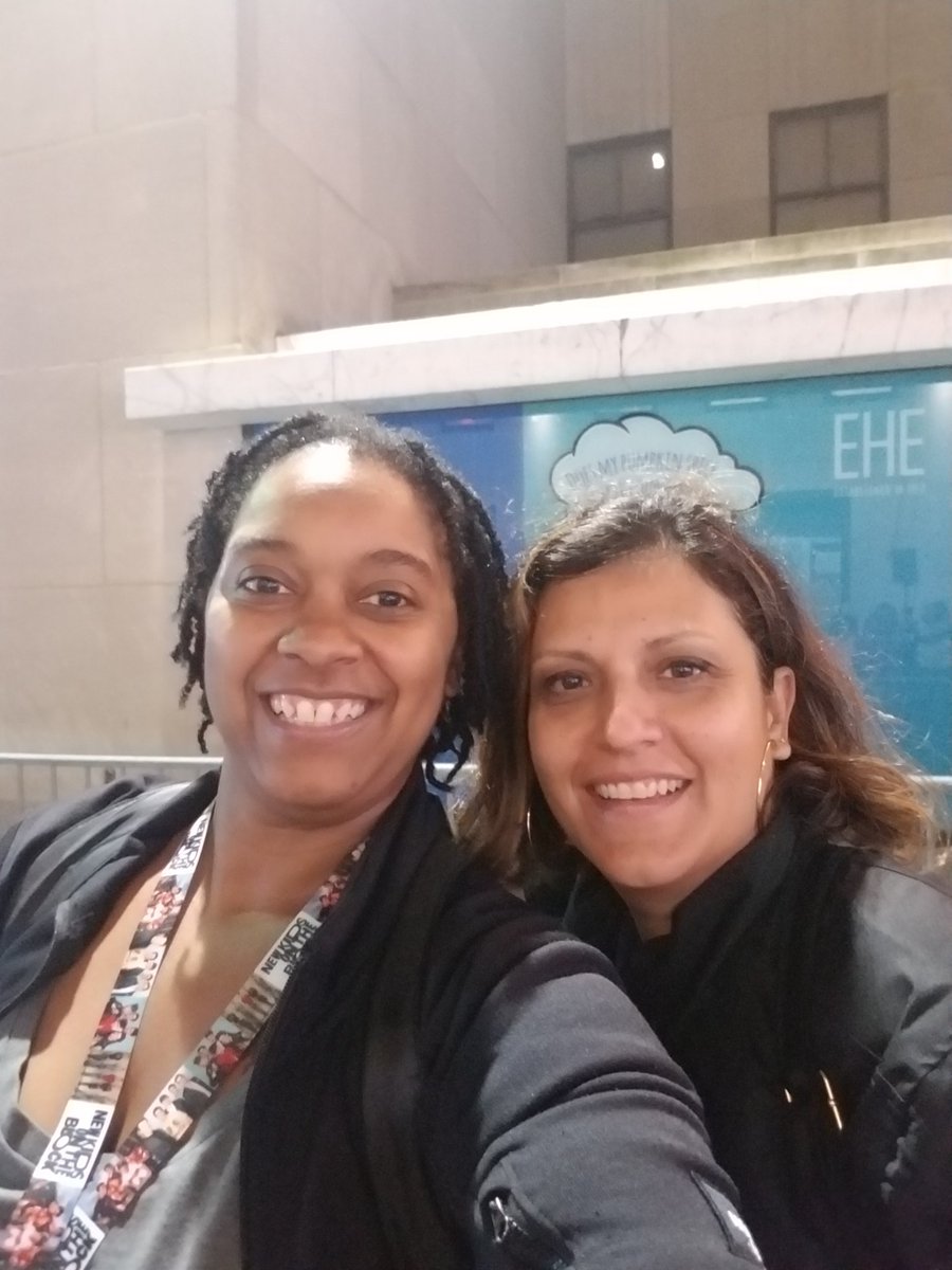 AriesErin's tweet photo. We have officially made it to the #TodayPlaza! @TODAYplaza is giving us all the instructions! @NKOTB @DonnieWahlberg @dannywood @joeymcintyre @JonathanRKnight @jordanknight @specialpatti @TODAYshow #HanginTough30th #BHTakeover #BHAdventures https://t.co/coPvNam1sV