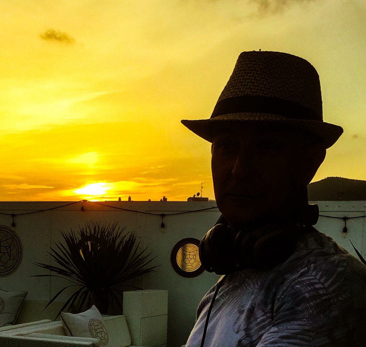 Next Tuesday 9th October, I will be in Ibiza 
<a href="/HotelEsVive/">Hotel MiM Ibiza Es Vivé</a>
 playing some chilled vibes around the pool from 14.00 till 18.00 then moving the tempo up a bit in the Sky Bar from 18.30 till 21.30 If you are on the island come along and relax....