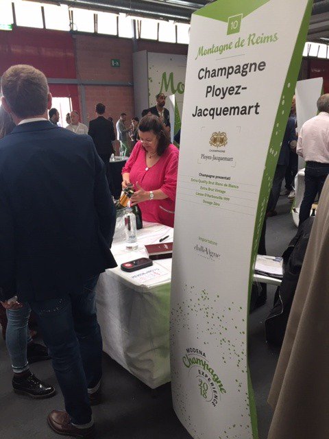 DalleVigne's tweet photo. Secondo e ultimo giorno di degustazioni ed approfondimenti a #Modena nell'ambito dell'evento #ChampagneExperience organizzato da Club Excellence a cui #dalleVigne partecipa con gli #champagne @PloyezJ e @ChampagnCattier , in distribuzione esclusiva in Italia. #vino https://t.co/STo79JxItb