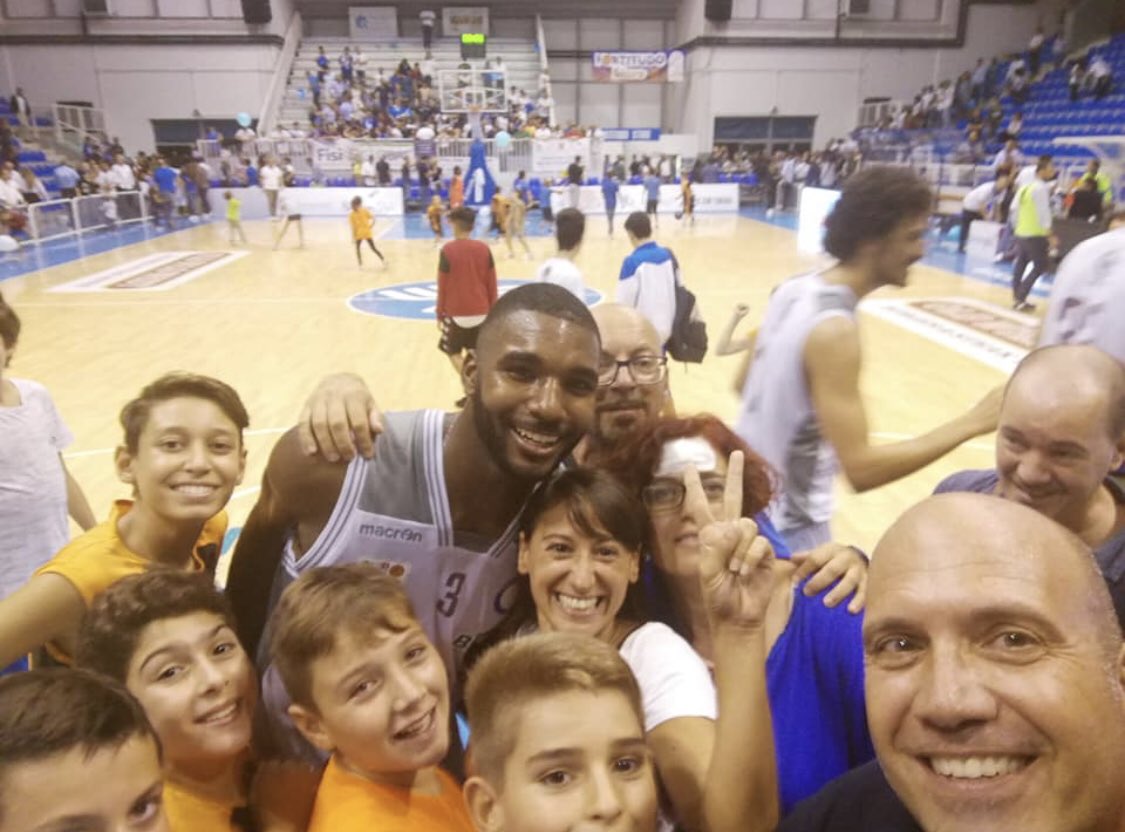 OvertimeAgent's tweet photo. Can we talk about Amir Bell @A_Bell05 🗣🗣🗣??? Professional debut #tripledouble 14pts/10reb/10ast, clutch game-tying bucket at 1st OT buzzer, @FortitudoAG gets Double OT win vs Orlandina 👏👏👏 https://t.co/eCMP988qkO