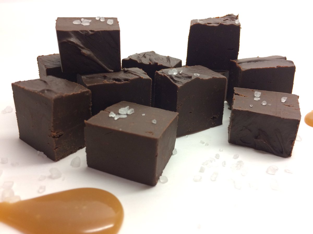 nellienoo_fudge's tweet photo. ⭐️ NEW to Nellienoo ⭐️ 
Dark Chocolate Salted Caramel 

Look out for our offer on this product later today. 

#nellienoo #fudge #darkchocolate #saltedcaramel #rich #creamy #chocolate #Hertfordshire #hertslocal #welwyngardencity #chocolatier #yummy #treat #gifts #artisan https://t.co/K9Kq8opyGj
