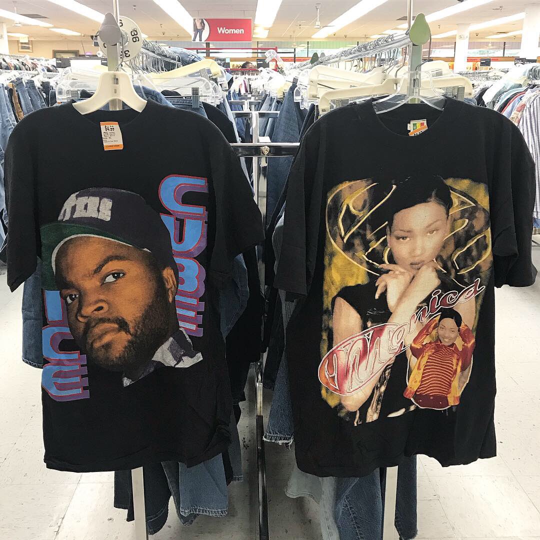 get_dizzy's tweet photo. Bought two t-shirts for $7 and sold them for $936. Your favorite drug dealer could never. https://t.co/XCVOxvRKnu