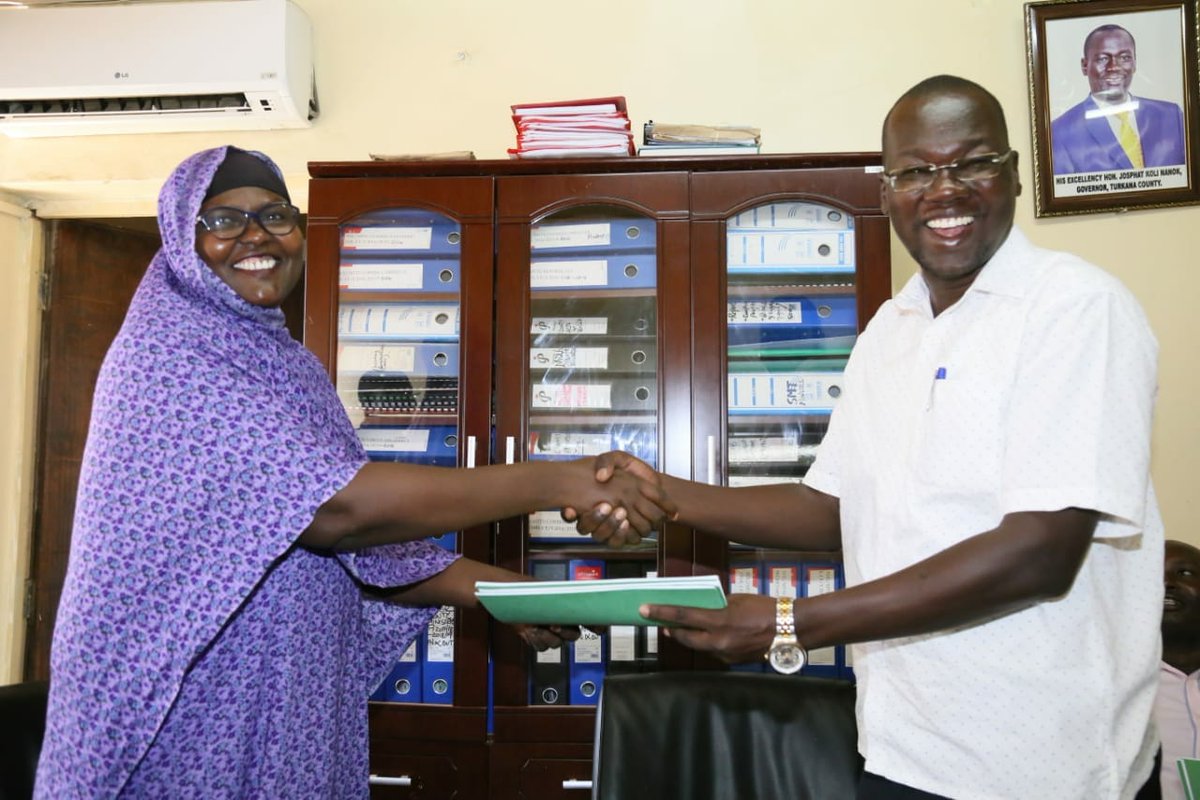 Trade_Turkana's tweet photo. County Chief Officer for Trade, Co-operatives, Gender &amp; Youth Affairs Amina Ali Ewoi and the Ministry's Directors for various departments, signing their Performance Contracts today at the Ministry H/Qtrs.

The exercise was led by Anthony Apalia, CEC for TRADE.
@TurkanaCountyKE https://t.co/VIGQqYjLHm