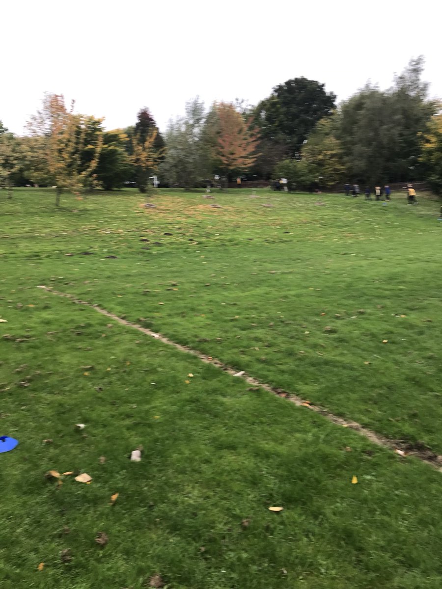 stwinsholywell's tweet photo. The Daily Mile is underway... #forforlife #healthybodieshealthyminds https://t.co/54mPcyNUqI