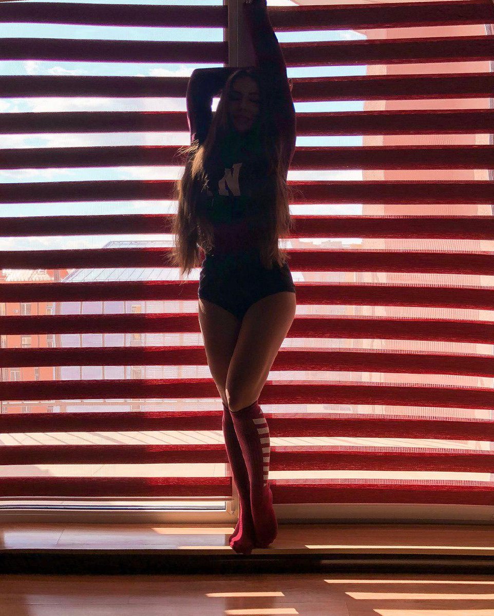 mokokosocks's tweet photo. …ловить теплые лучики осеннего солнца✨

📸@sofia_stuzhuk

#гольфыmokoko#длянееmokoko https://t.co/A12RdLdBuM