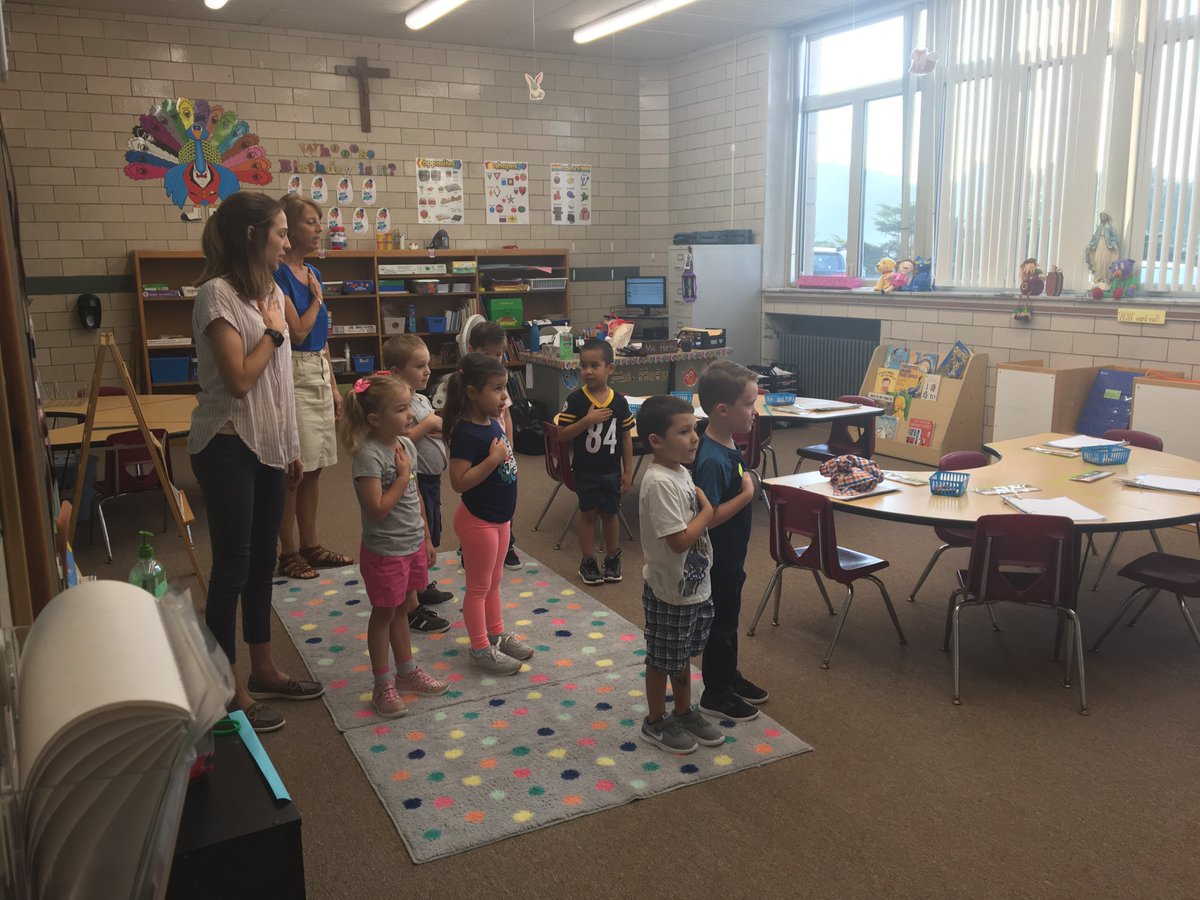 mqaschoolNK's tweet photo. Ms. Hetu’s pre-k class recites the Pledge of Allegiance clearly and proudly each morning. https://t.co/e5UfTpbqq1