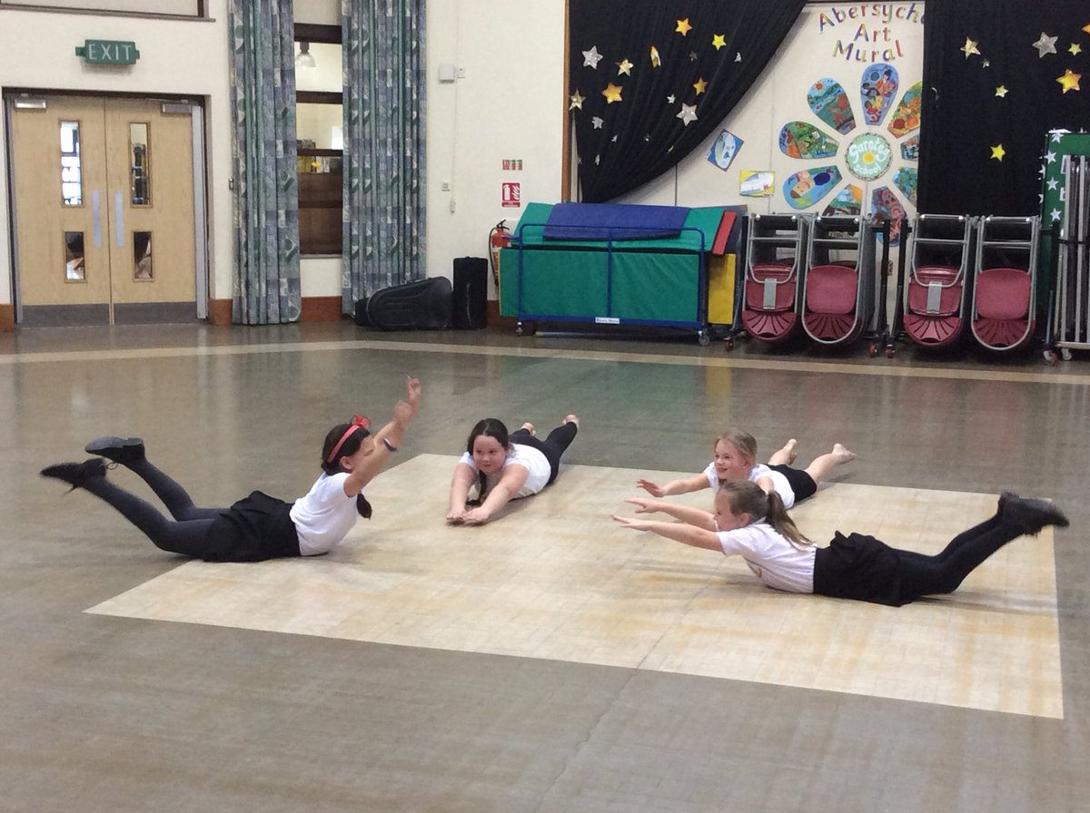 MrsSParkerEvans's tweet photo. Some excellent work in PESS gymnastics today! #pess #gymnastics #mrspe’spe @garntegprimary https://t.co/0RSN4vu8qc